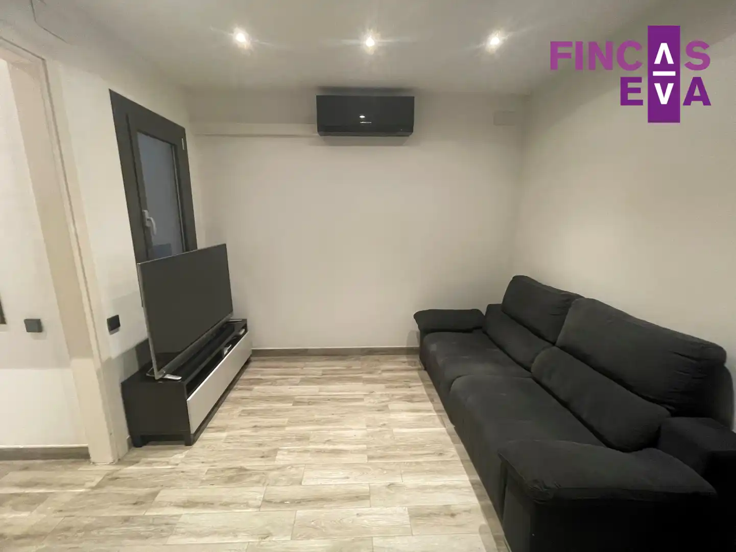 Sala de estar de Piso en venta en  Barcelona Capital con Calefacción, Parquet y Balcón