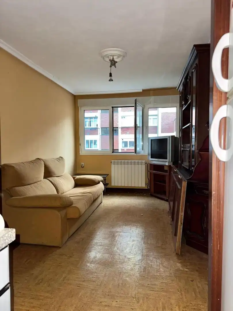 Living room of Flat for sale in Oviedo   with Heating and Swimming Pool