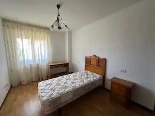 Habitación de Apartamento de alquiler en Villaquilambre con Calefacción, Parquet y Terraza