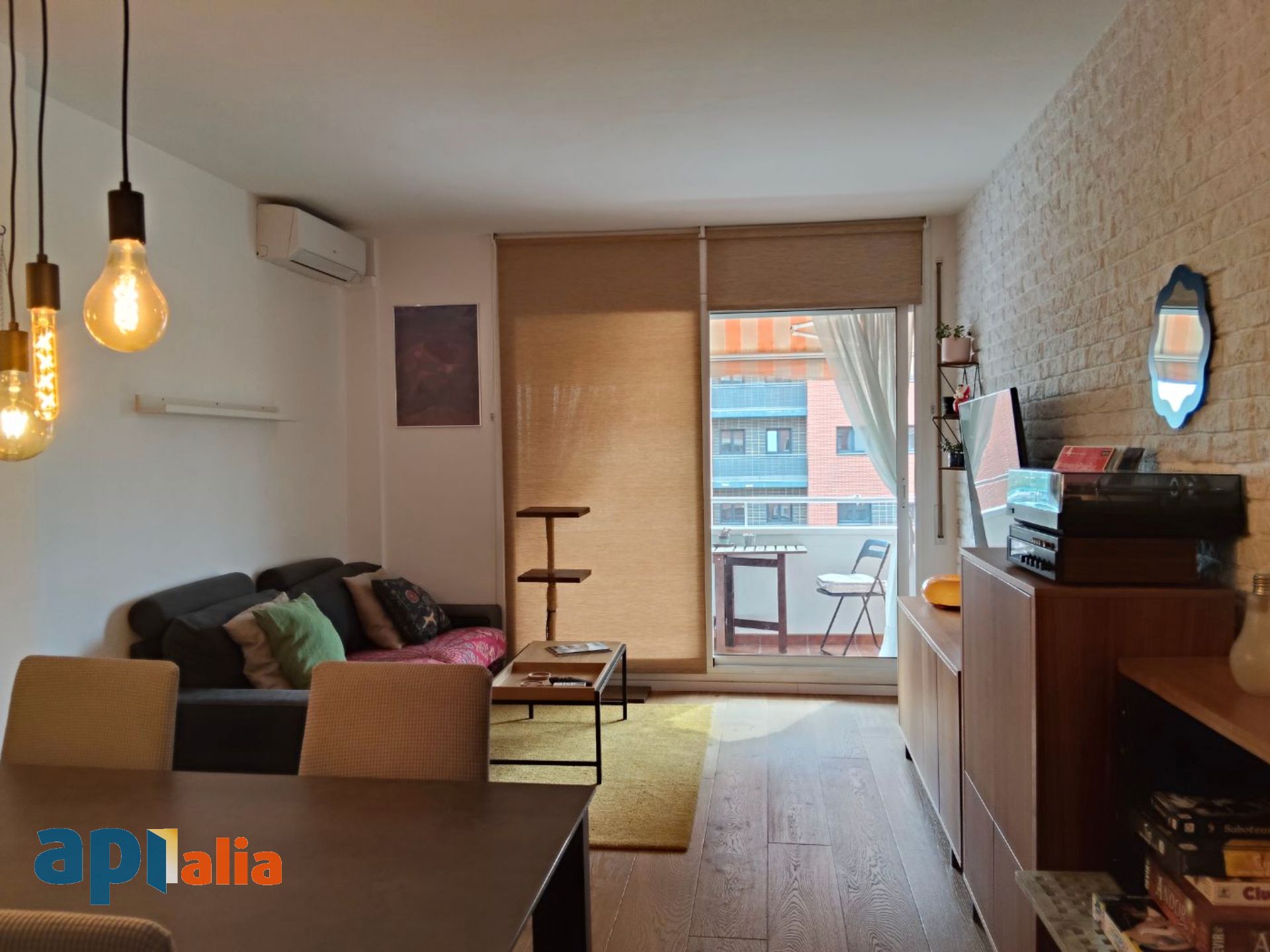 Living room of Flat for sale in Cornellà de Llobregat  with Air Conditioner, Heating and Storage room