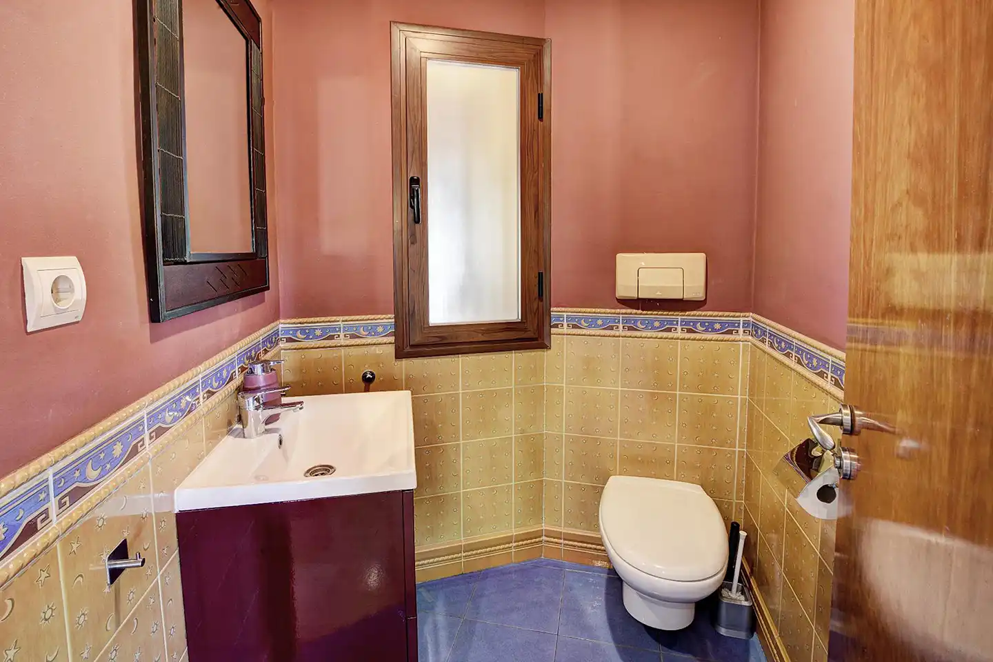 Bany de Casa o xalet en venda en Benalmádena amb Aire condicionat, Jardí privat i Terrassa