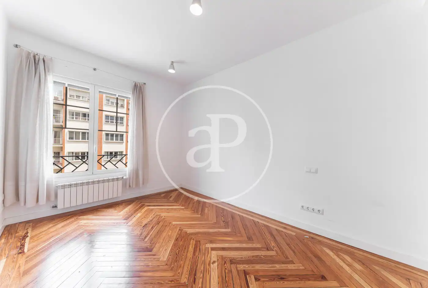 Bedroom of Flat for rent in Madrid  with Air Conditioner and Heating