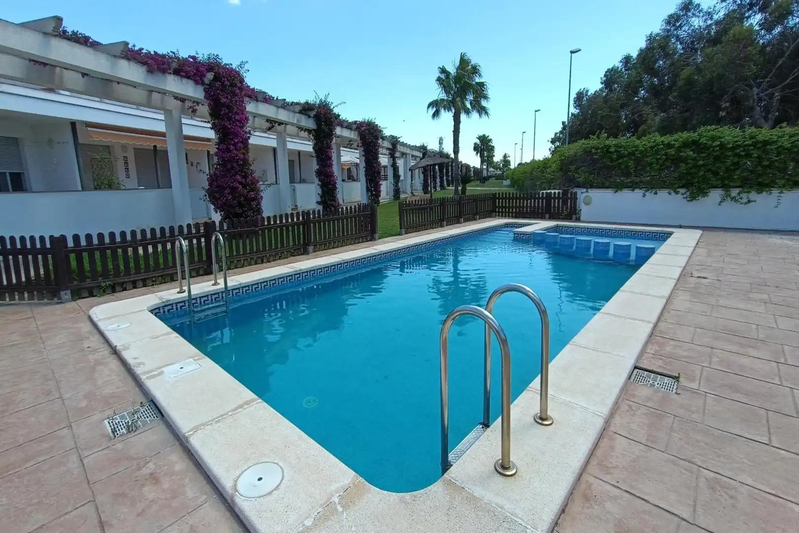 Piscina de Casa o xalet en venda en Amposta amb Aire condicionat, Jardí privat i Terrassa