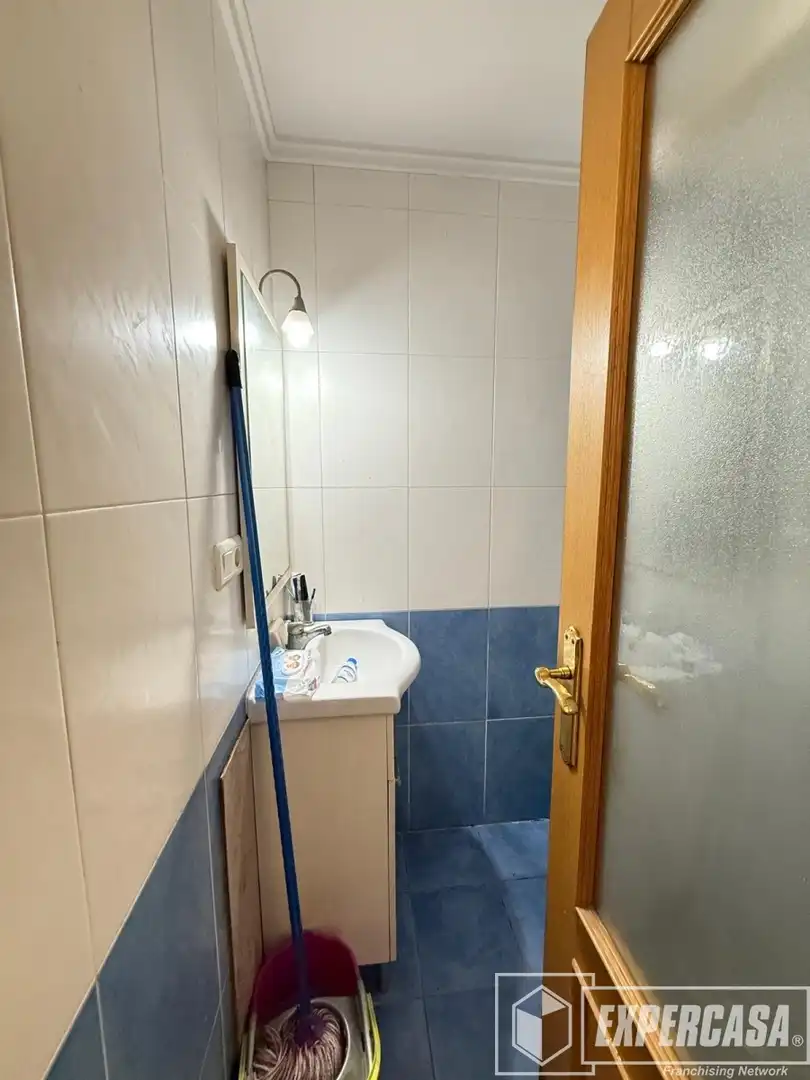 Bany de Casa o xalet en venda en Llíria amb Terrassa
