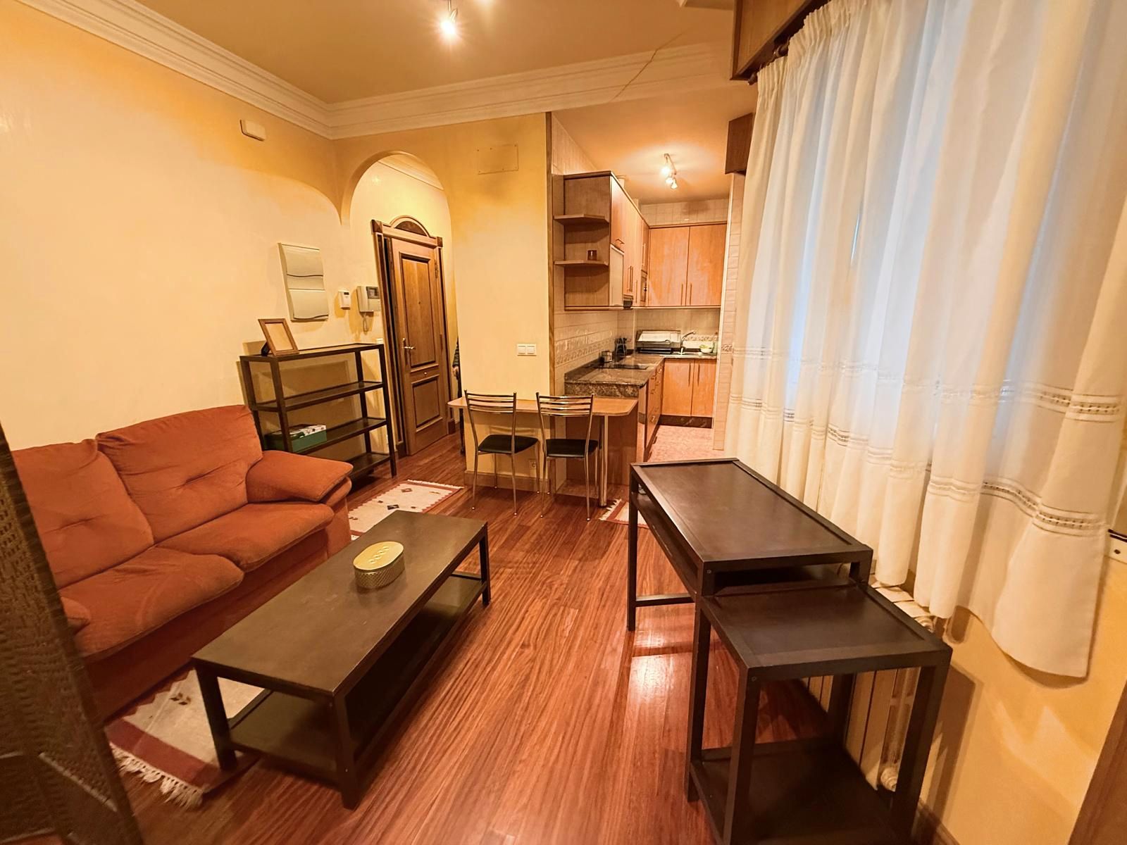 Estudi de lloguer a Rúa Isabel II, Centro - Areal, Centro Urbano