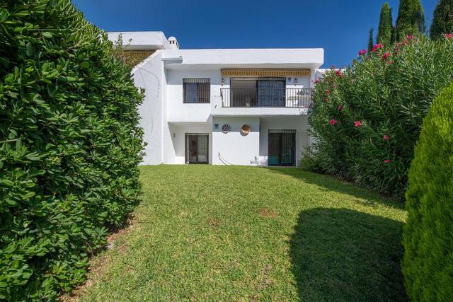 Casa adosada en Venta en Marbella - Marbella,Calle Pedro Artola en Divina Pastora