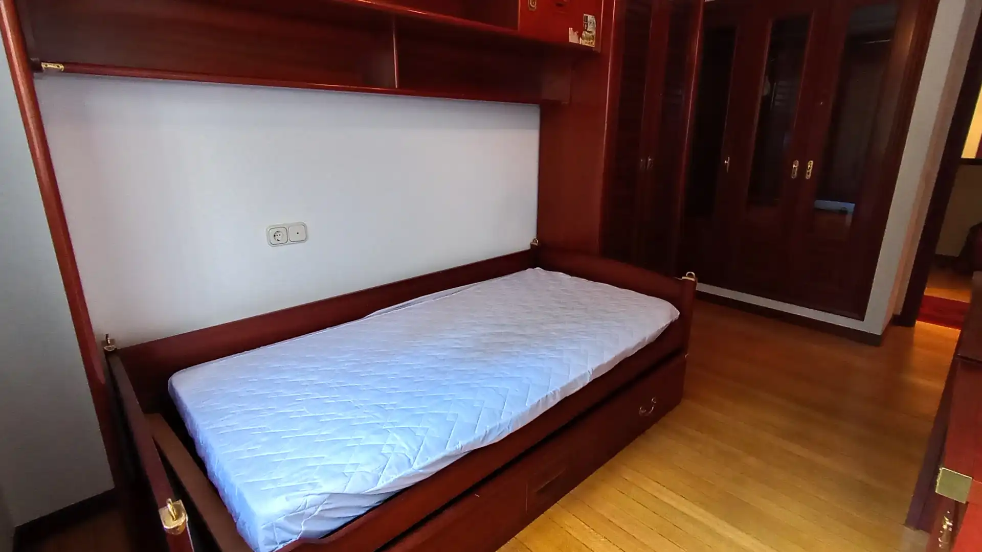 Habitación de Piso de alquiler en Teo con Amueblado, Horno y Lavadora