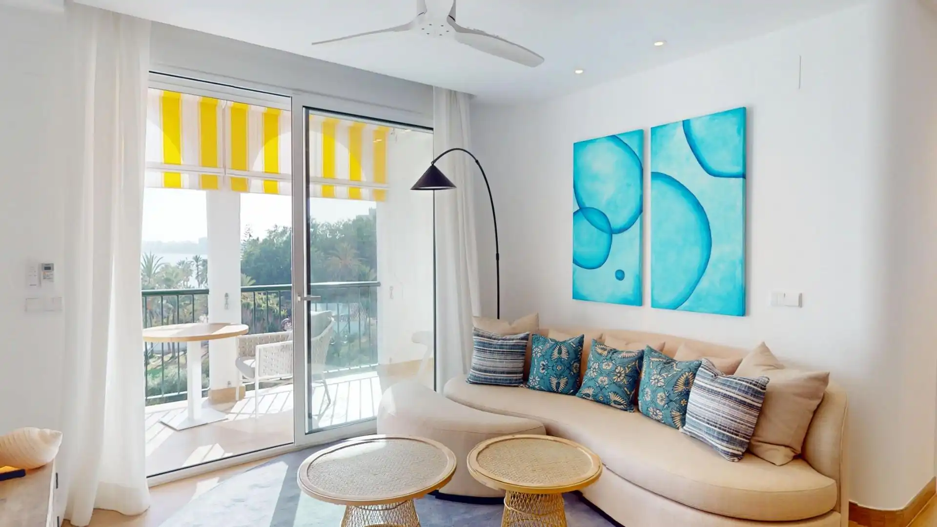 Sala de estar de Piso de alquiler en Fuengirola con Aire acondicionado, Calefacción y Terraza