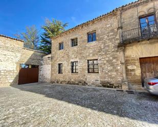 Exterior view of Single-family semi-detached for sale in Úbeda  with Air Conditioner, Heating and Terrace