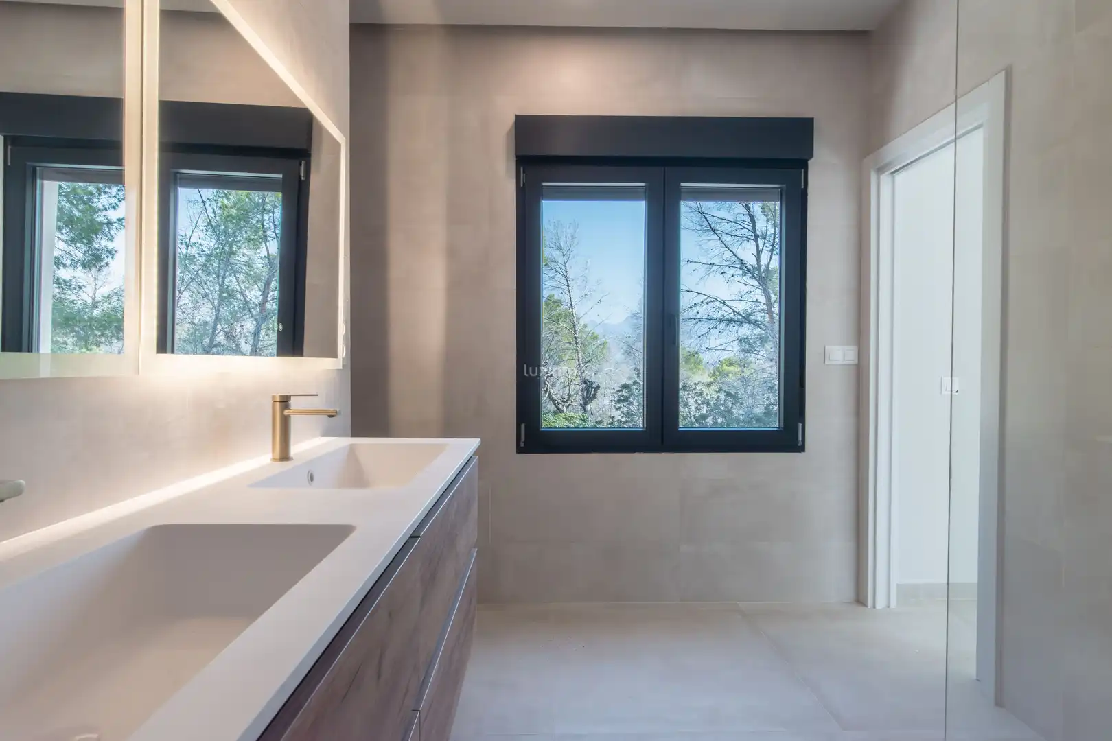 Bathroom of Houses for sale in L'Alfàs del Pi  with Air Conditioner, Terrace and Storage room