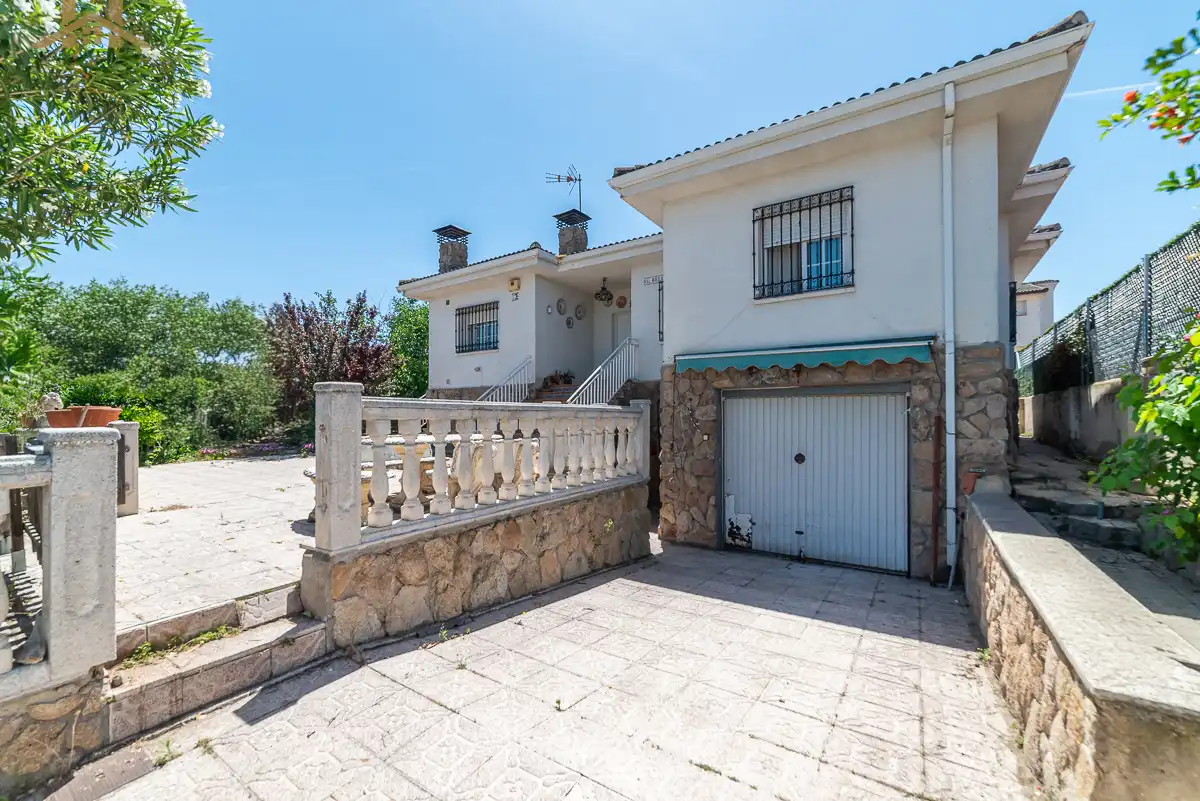 Vista exterior de Casa o chalet en venta en El Álamo con Calefacción, Jardín privado y Terraza