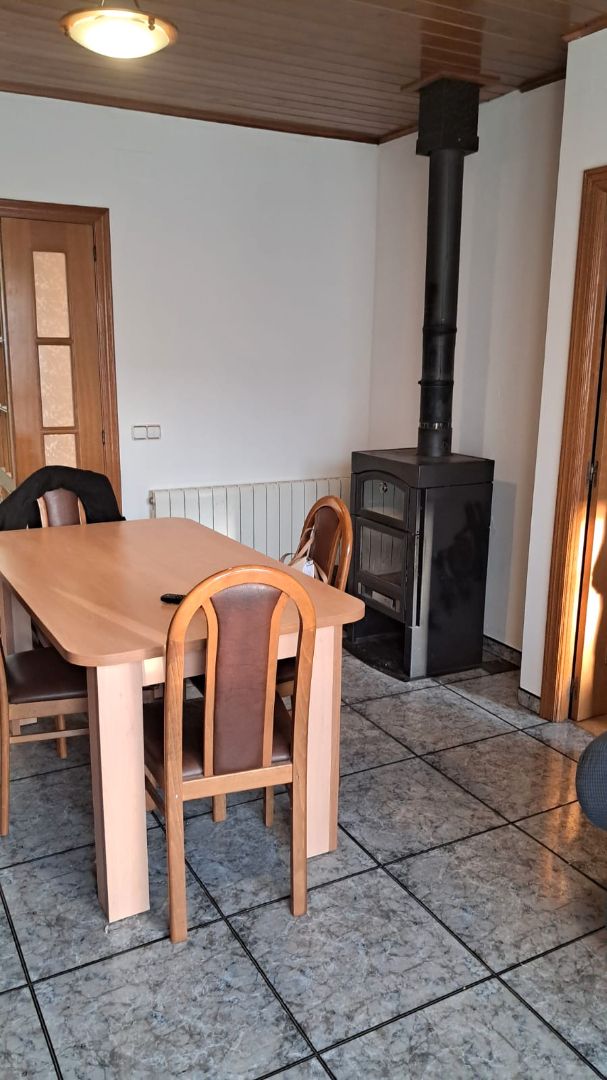 Menjador de Casa adosada en venda en Olot amb Aire condicionat, Calefacció i Parquet