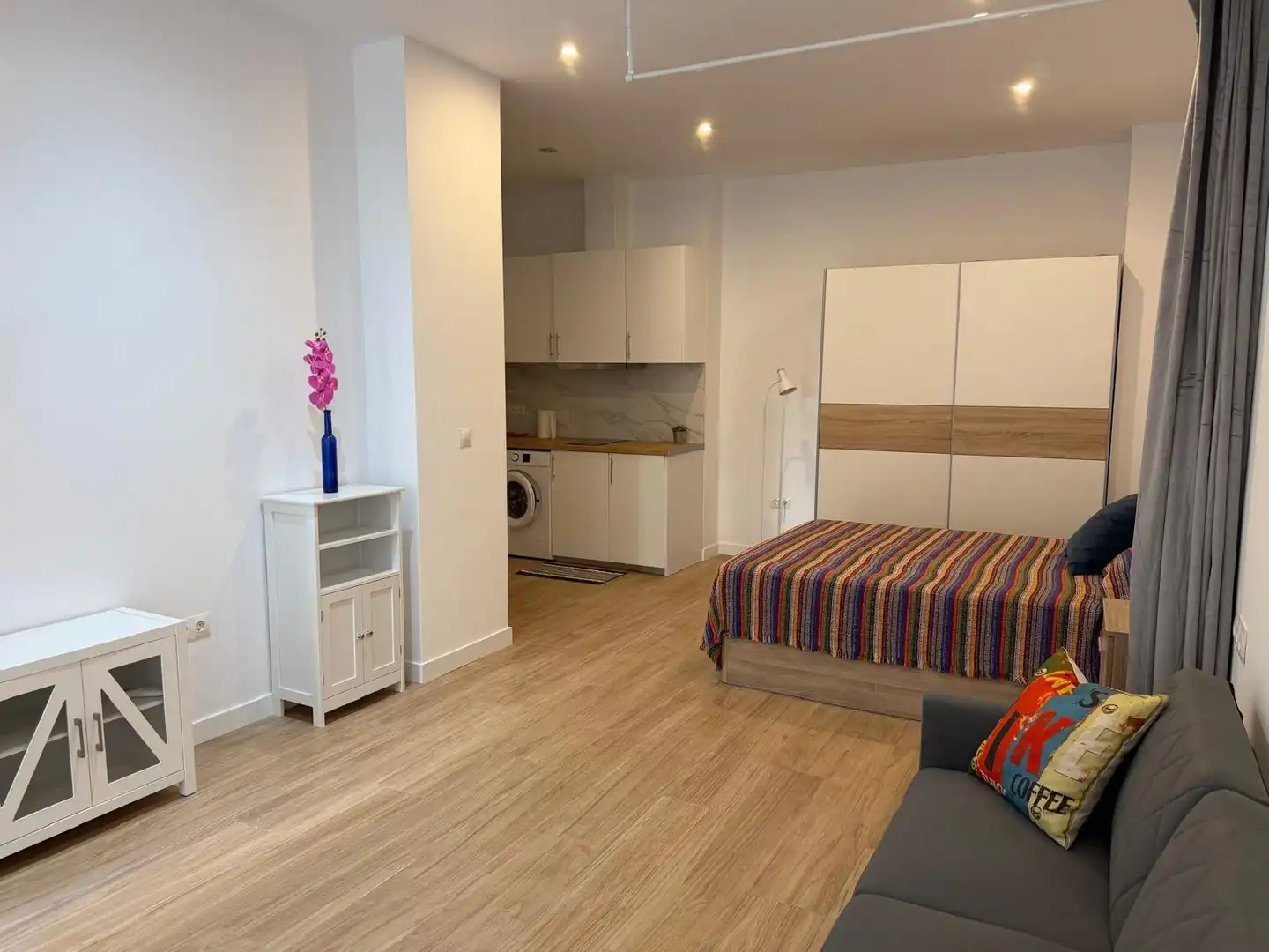 Habitación de Estudio de alquiler en Torremolinos con Aire acondicionado, Calefacción y Amueblado