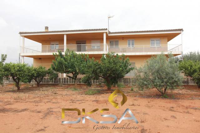 Casa-chalet en Venta en Partida marrada en Ciutat del Transport - La Salera