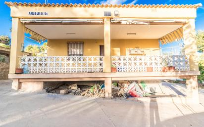 Vista exterior de Casa o xalet en venda en Catadau amb Terrassa i Piscina