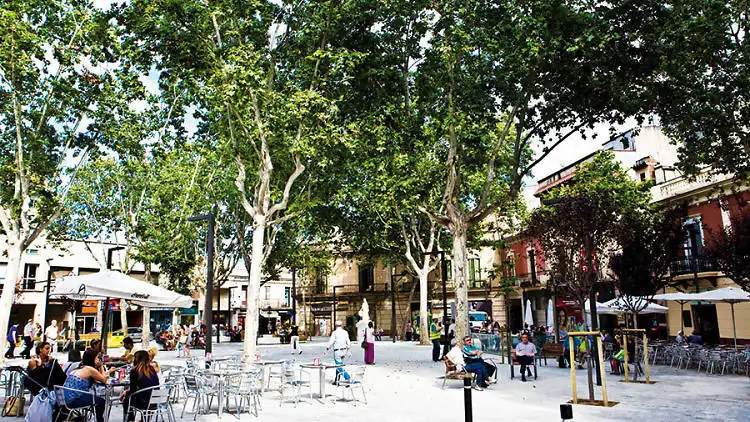 Edifici en venda a Plaça d'Eivissa, Horta