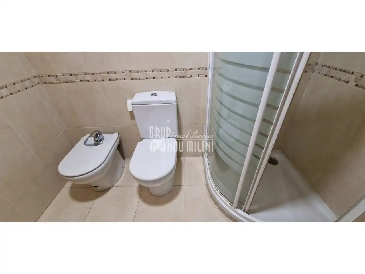 Badezimmer von Wohnung zur Miete in Massanassa mit Klimaanlage, Terrasse und Möbliert