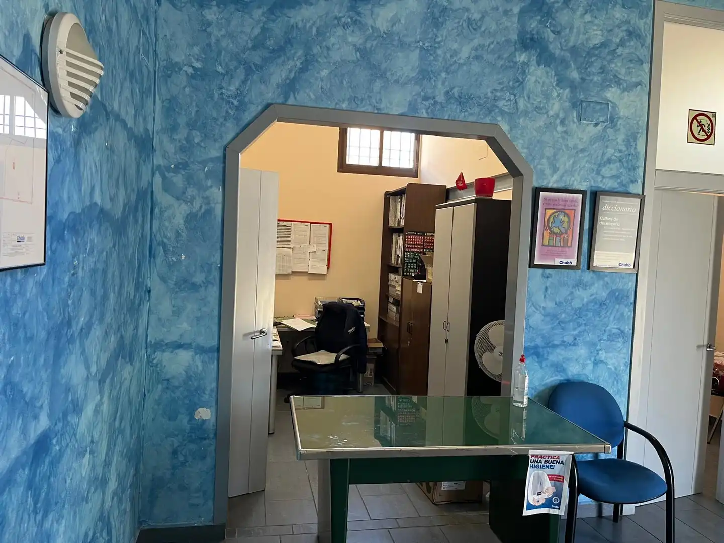 Fabrikhallen zur Miete in  Córdoba Capital mit Heizung und Alarm