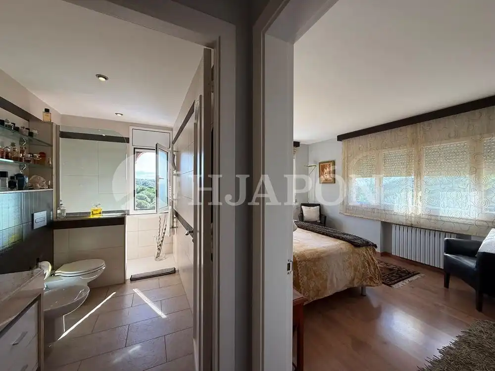 Bedroom of Houses for sale in Alella  with Heating, Private garden and Terrace