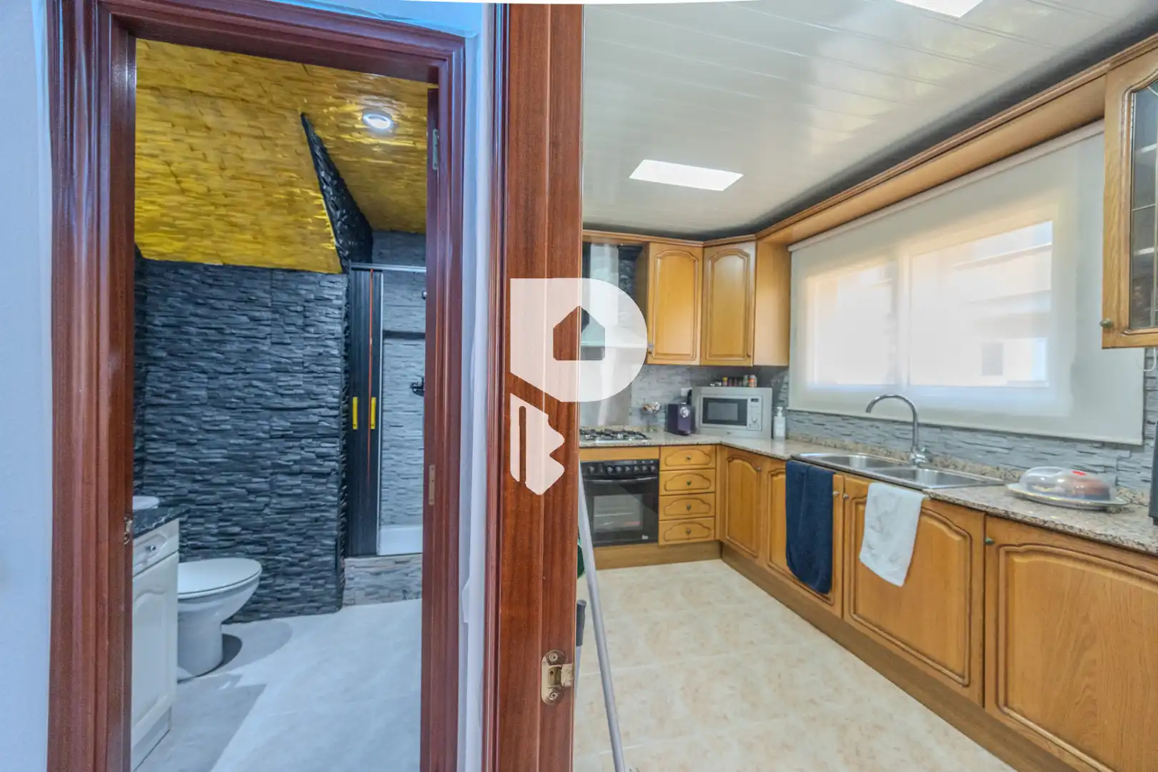 Cocina de Casa adosada en venta en Sant Vicenç Dels Horts con Aire acondicionado, Calefacción y Terraza