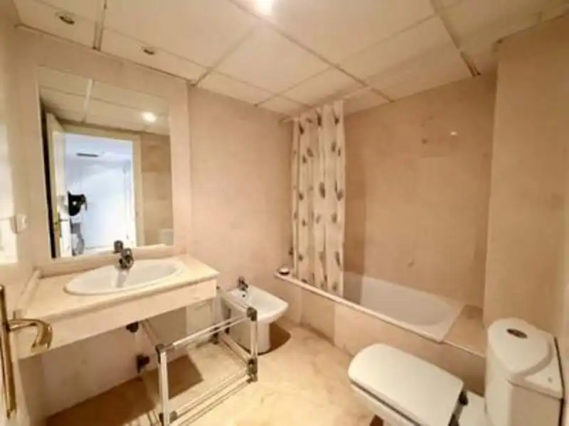 Bathroom of Apartments for sale in Marbella  with Air Conditioner, Heating and Terrace