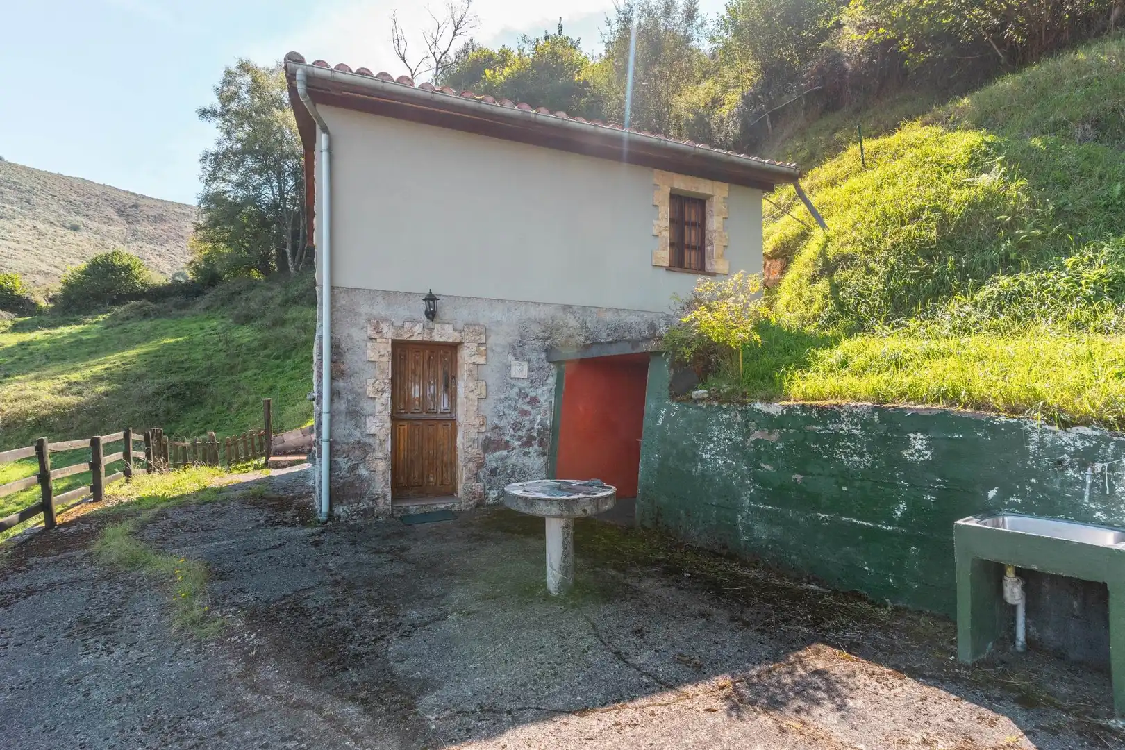 Exterior view of Houses for sale in Bimenes  with Heating, Private garden and Terrace