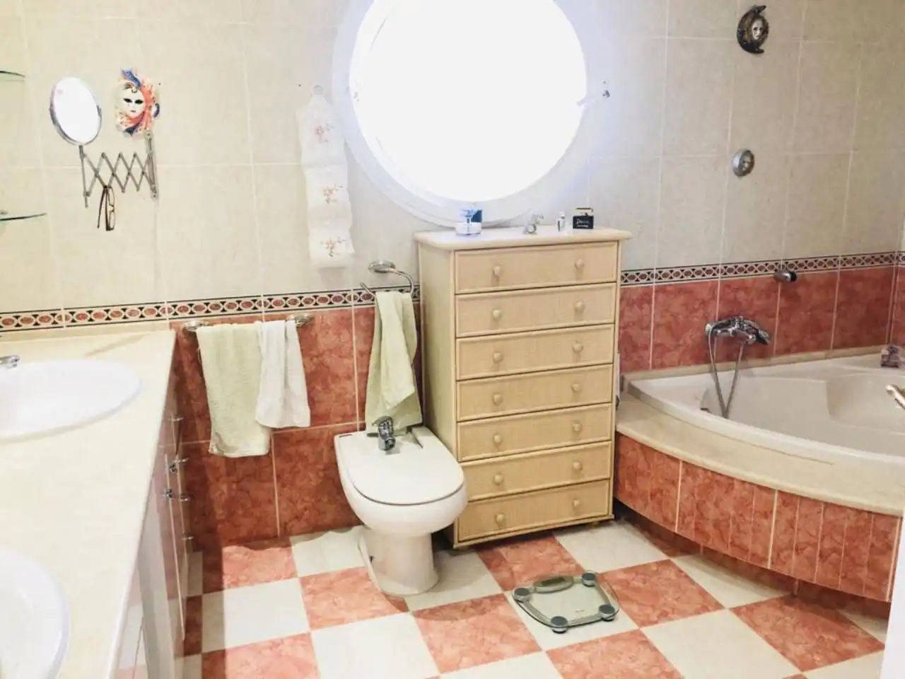 Bany de Casa o xalet en venda en Orihuela amb Aire condicionat, Calefacció i Jardí privat