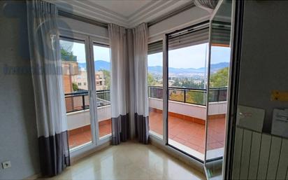 Bedroom of Flat for sale in  Granada Capital  with Air Conditioner and Balcony