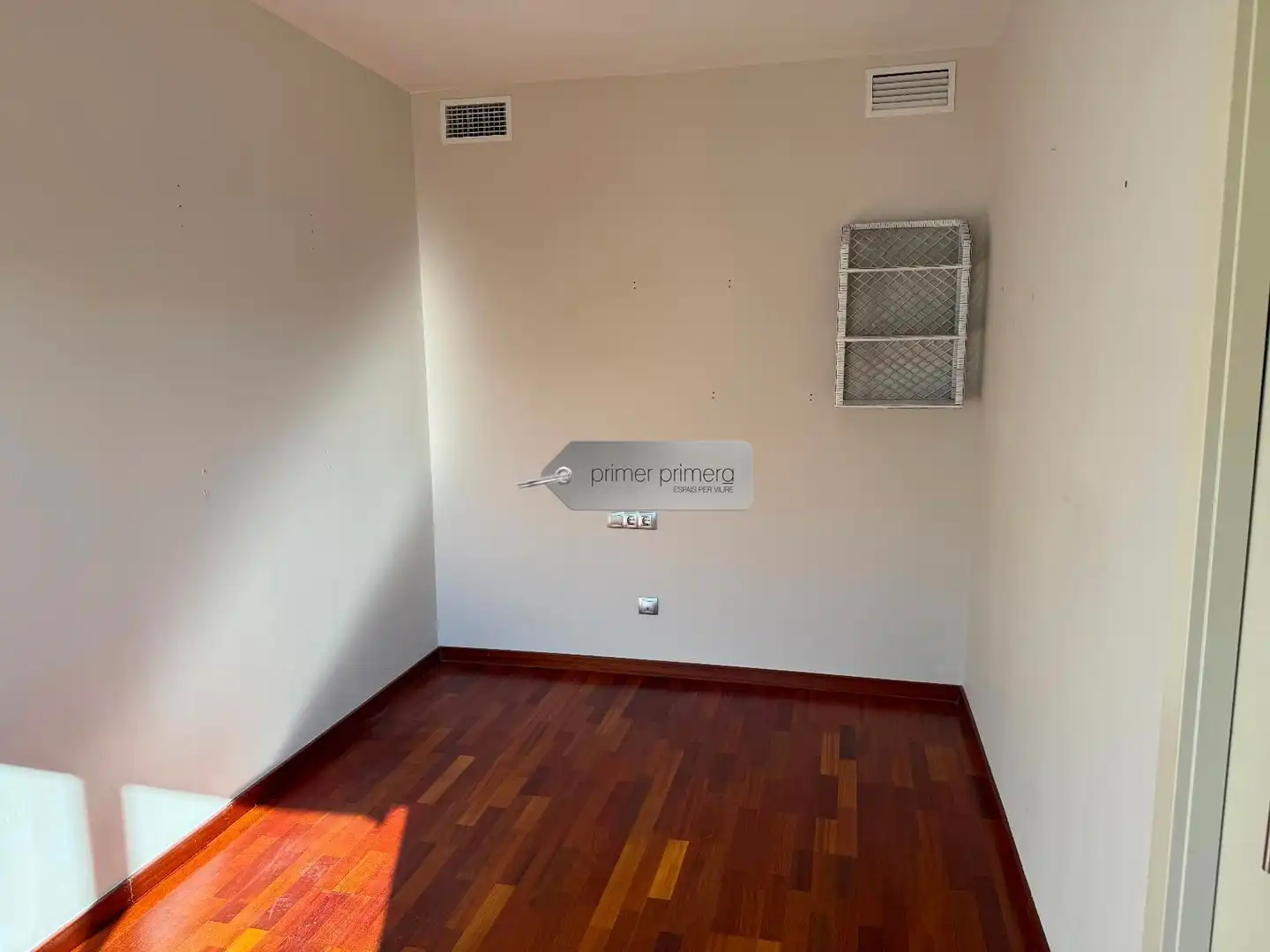 Habitación de Piso de alquiler en Vilanova i la Geltrú con Aire acondicionado, Calefacción y Parquet
