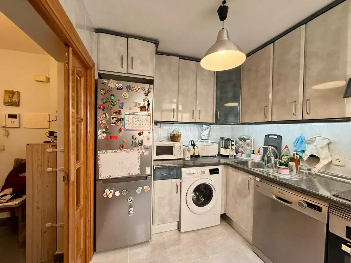 Küche von Wohnung zum Verkauf in Madrid mit Klimaanlage, Heizung und Parkett