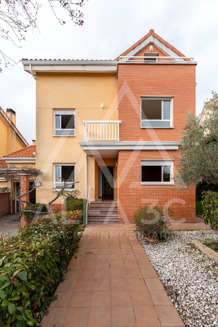 Exterior view of Houses for sale in Venturada  with Air Conditioner, Heating and Private garden