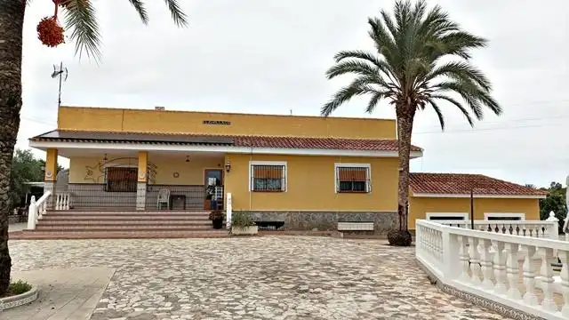 Xalet amb piscina en venda a Los Girasoles