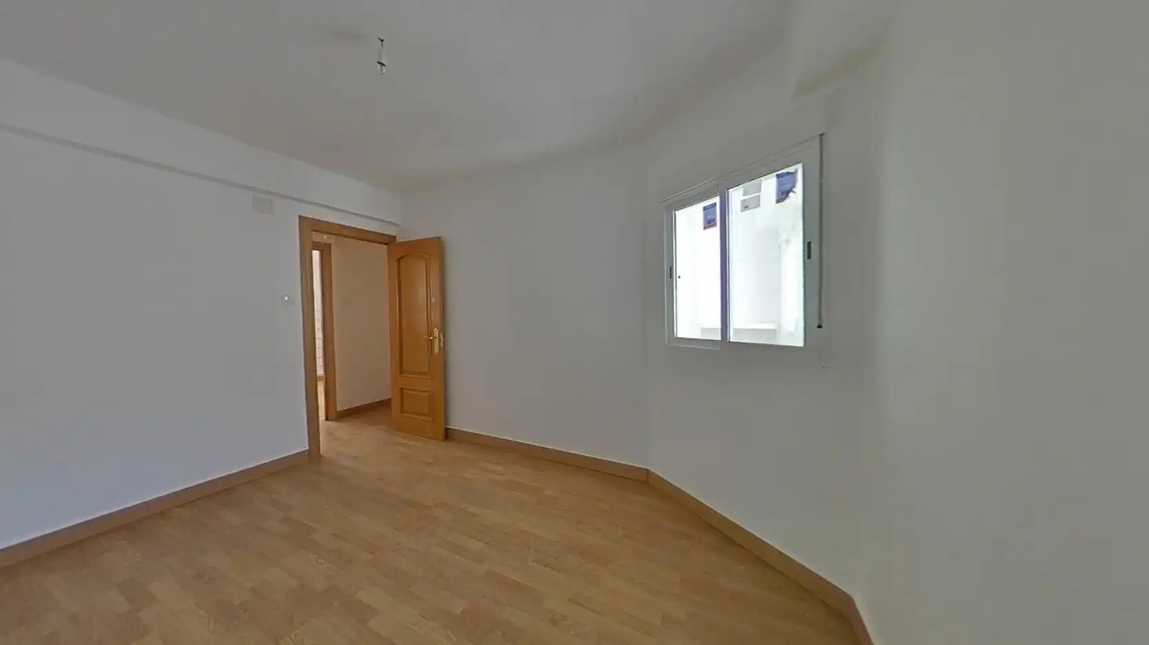 Habitación de Piso en venta en Zaragoza con Calefacción, Horno y Balcón
