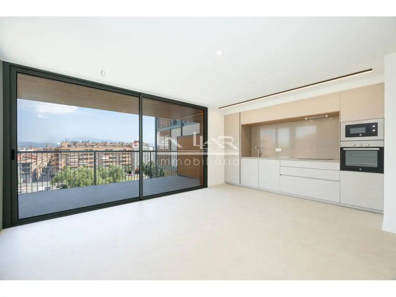 Vista exterior de Piso de alquiler en Vic con Calefacción, Terraza y Trastero