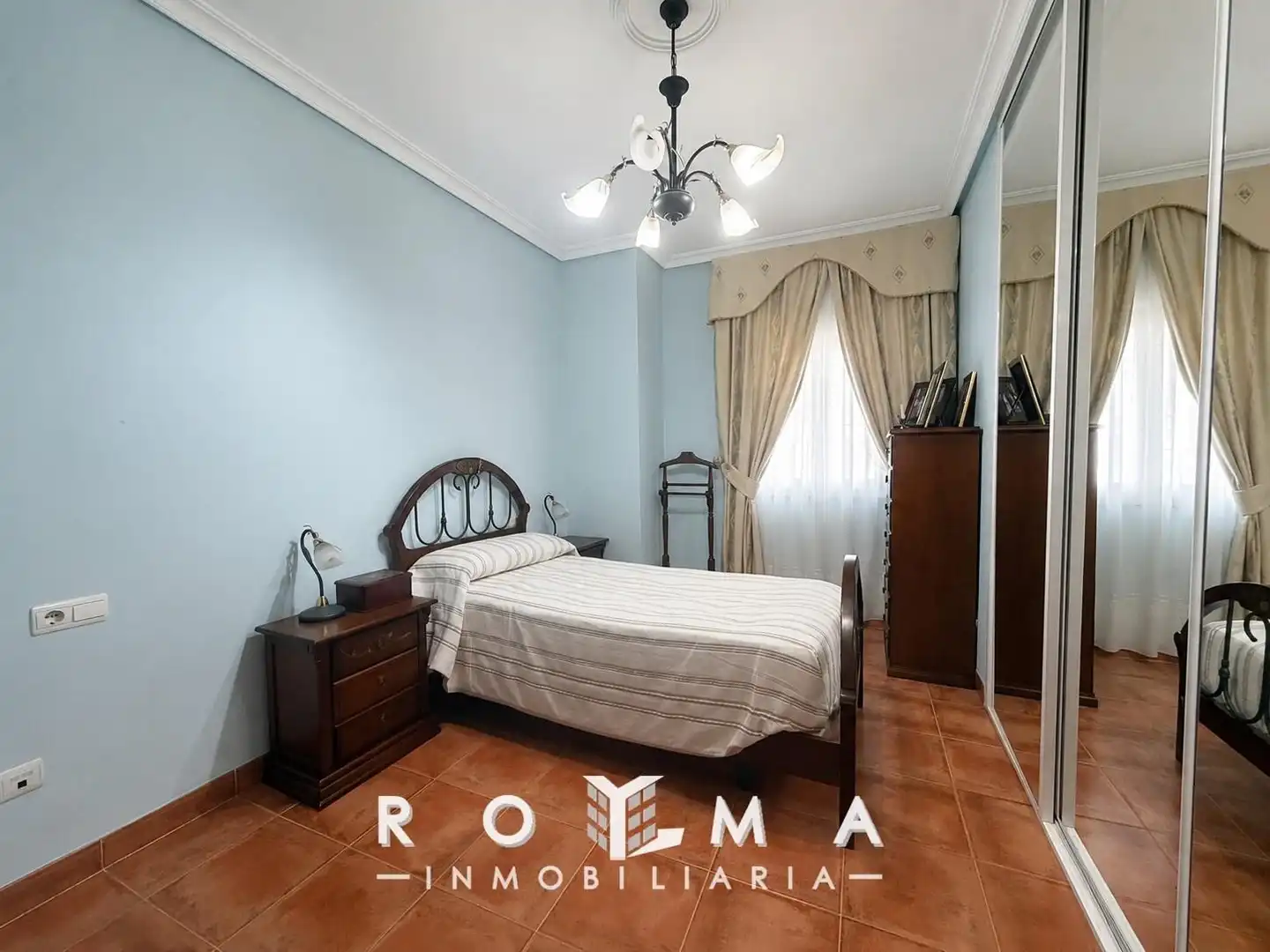 Habitación de Apartamento en venta en Dos Hermanas con Aire acondicionado, Calefacción y Terraza
