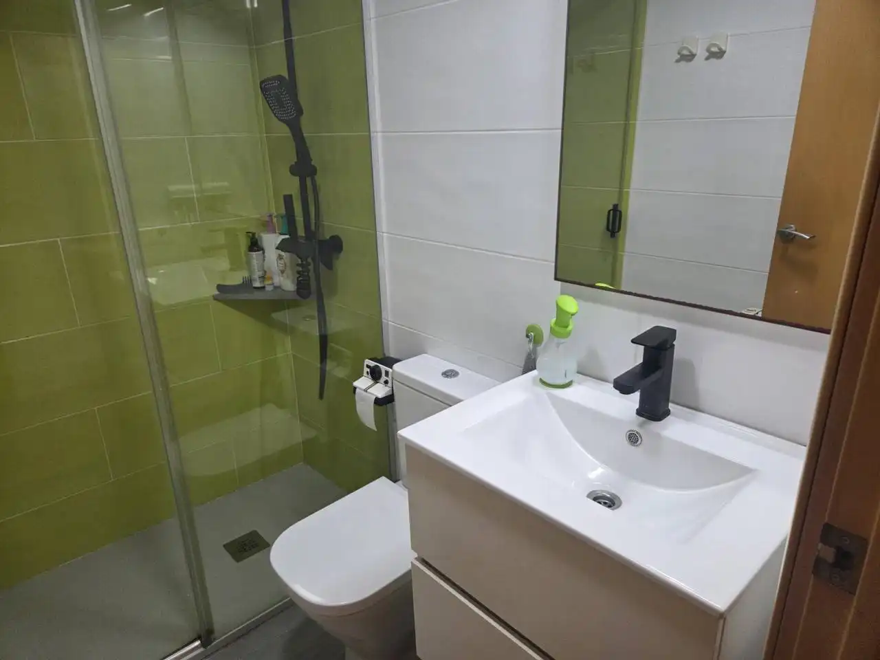 Badezimmer von Wohnung zum Verkauf in Cubelles mit Heizung, Parkett und Abstellraum