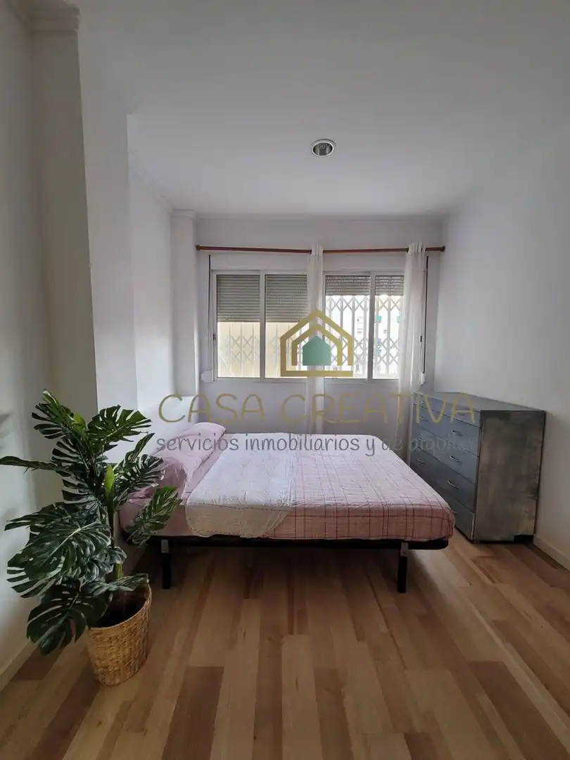 Schlafzimmer von Wohnung zum Verkauf in Valencia mit Klimaanlage, Heizung und Möbliert