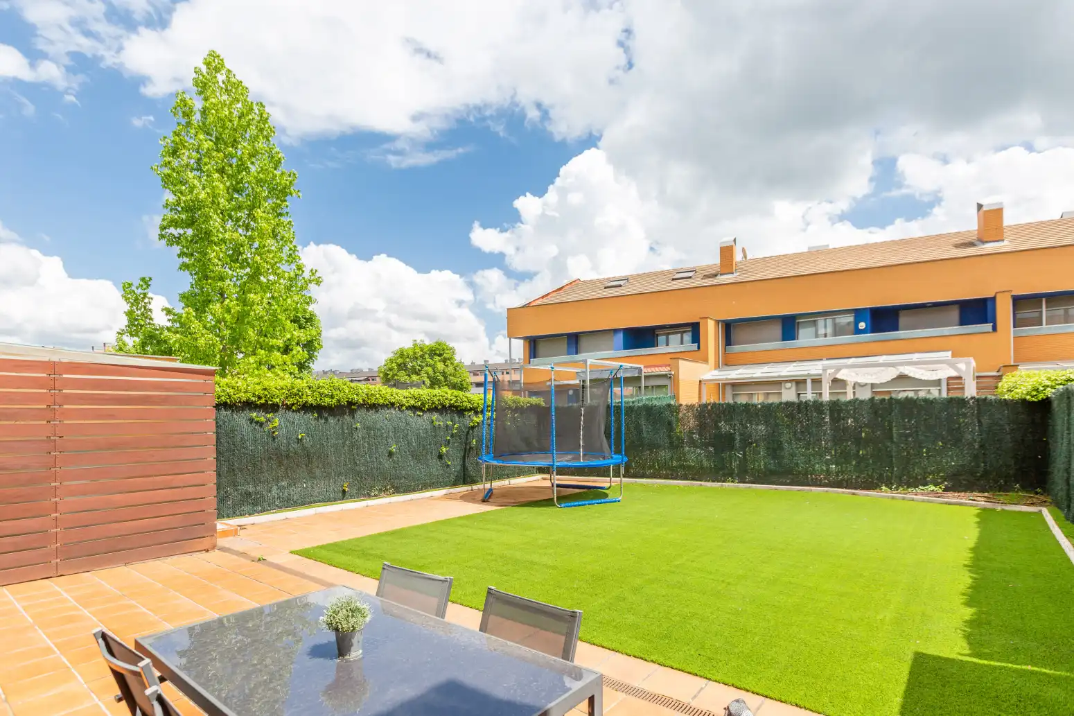 Terraza de Casa o chalet de alquiler en Aranguren con Jardín privado y Amueblado