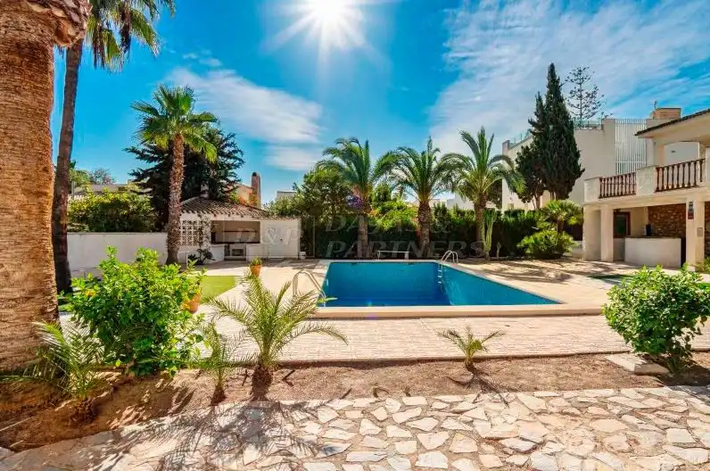 Chalet con terraza en venta en Orihuela Costa, imagen 2