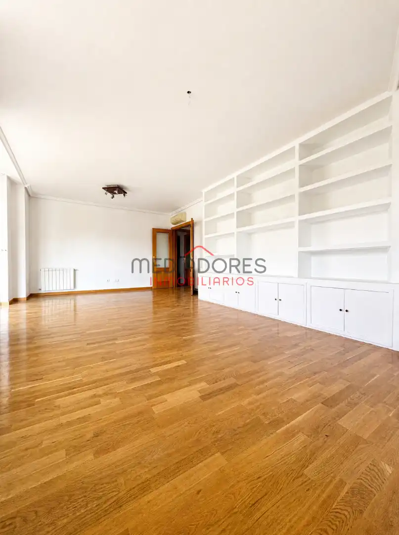 Piso con terraza en venta en Avenida de Francisco Pi y Margall, imagen 4