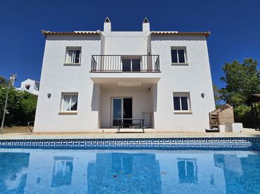 Casa con piscina in vendita a Alcaucín