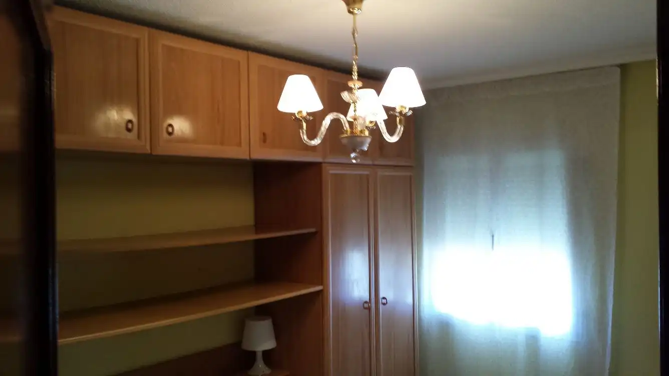 Wohnung zur Miete in Calle del Parque de Monfragüe, Parque Lisboa - La Paz