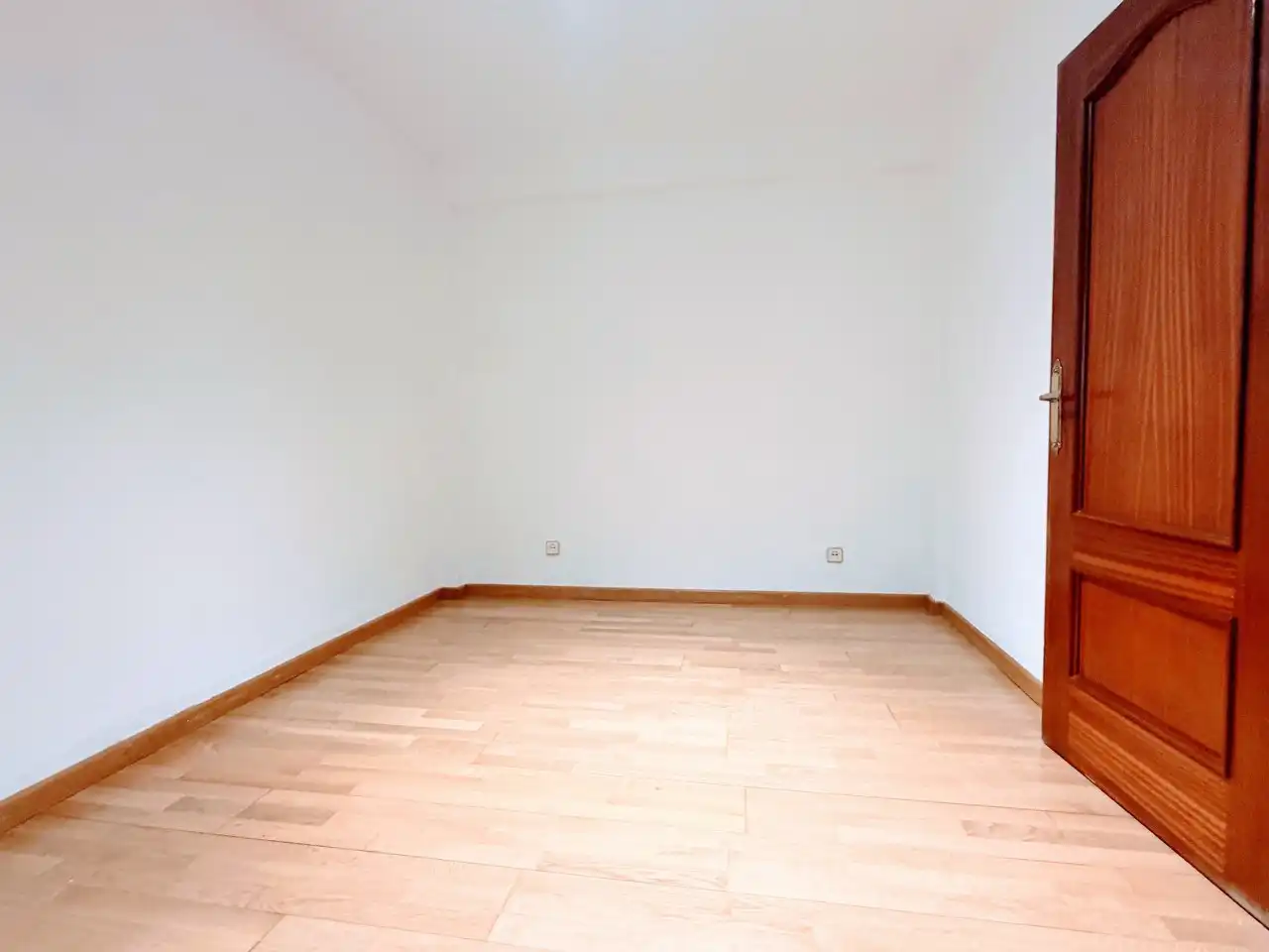 Flat for sale in Coslada  with Air Conditioner, Heating and Storage room
