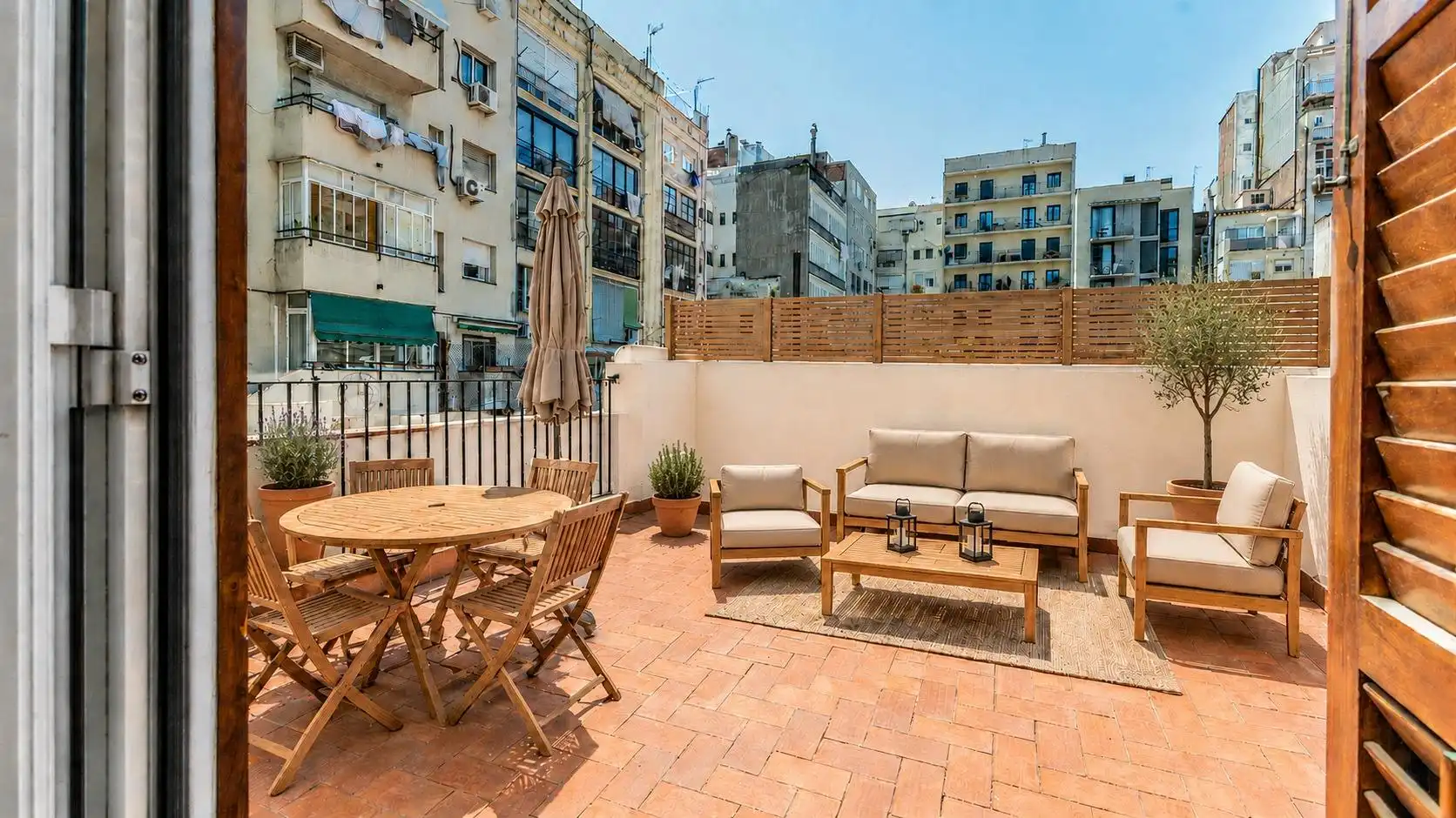 Piso con terraza en venta en Carrer de Bailèn
