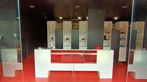 CENTRO DE PELUQUERÍA EN ALQUILER CON TRASPASO EN CALELLA  LOCAL DE 150m2 EN ZONA MUY CERCANA AL CENTRO, imatge 2