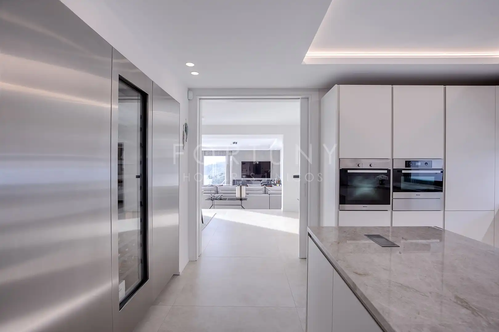 Cocina de Casa o chalet en venta en Marbella con Aire acondicionado, Calefacción y Jardín privado