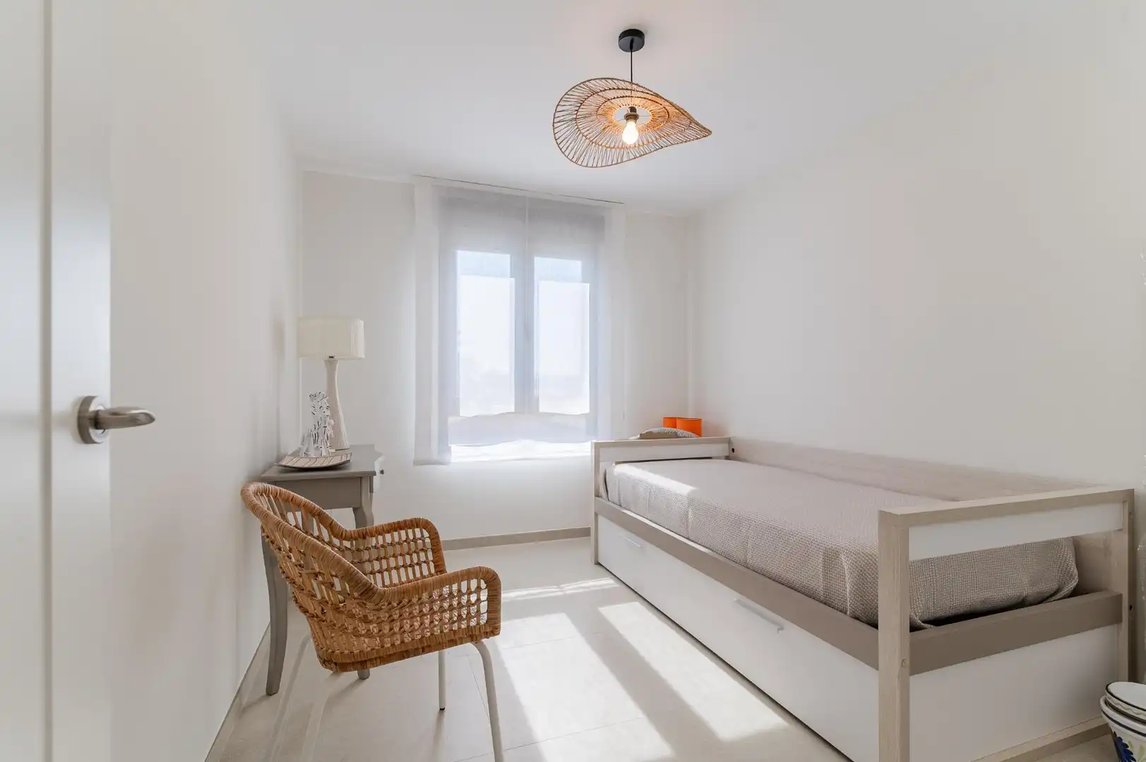 Schlafzimmer von Wohnungen zum Verkauf in Benicasim / Benicàssim mit Klimaanlage, Heizung und Privatgarten
