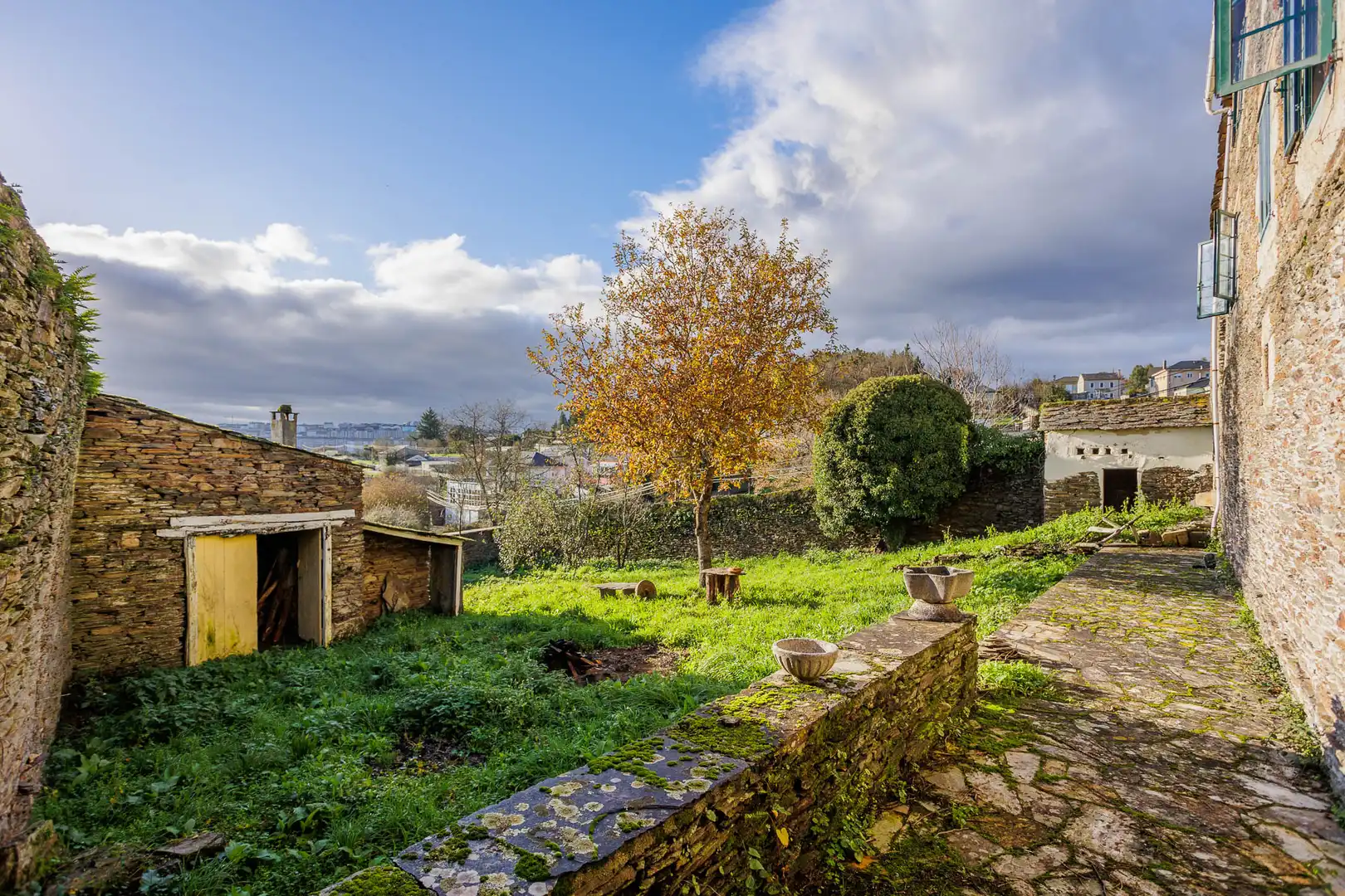 Casa o chalet en venta en Lugo con Jardín privado, Terraza y Amueblado
