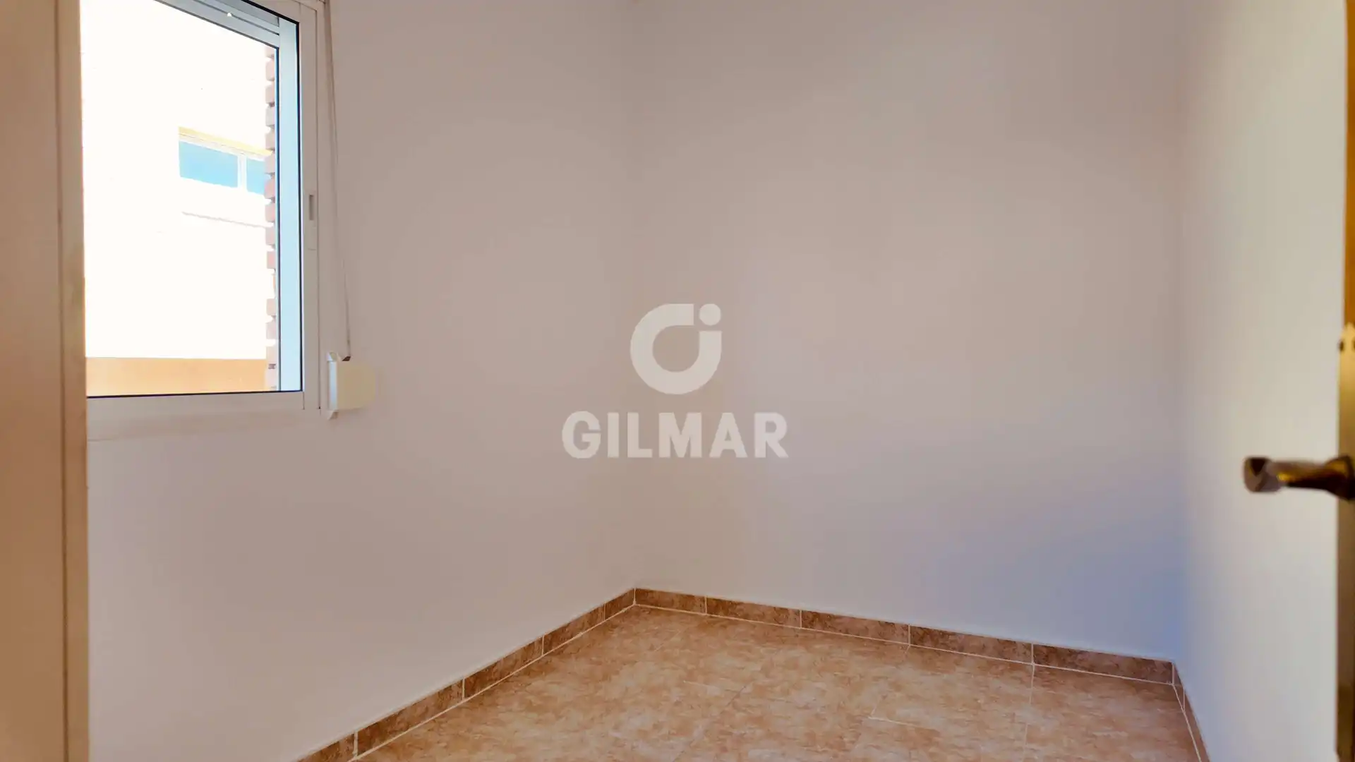 Habitación de Piso en venta en Fuengirola con Calefacción y Balcón