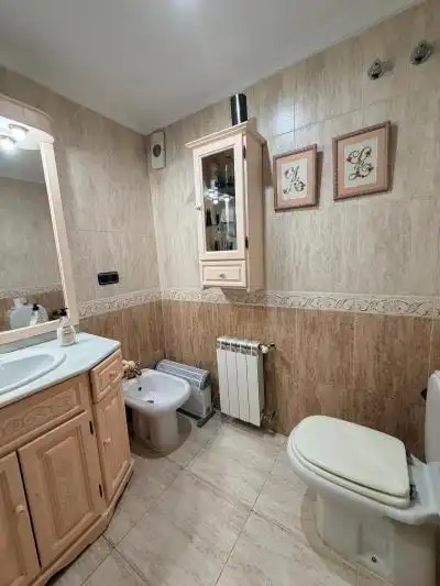 Baño de Piso en venta en Badajoz con Calefacción, Terraza y Trastero